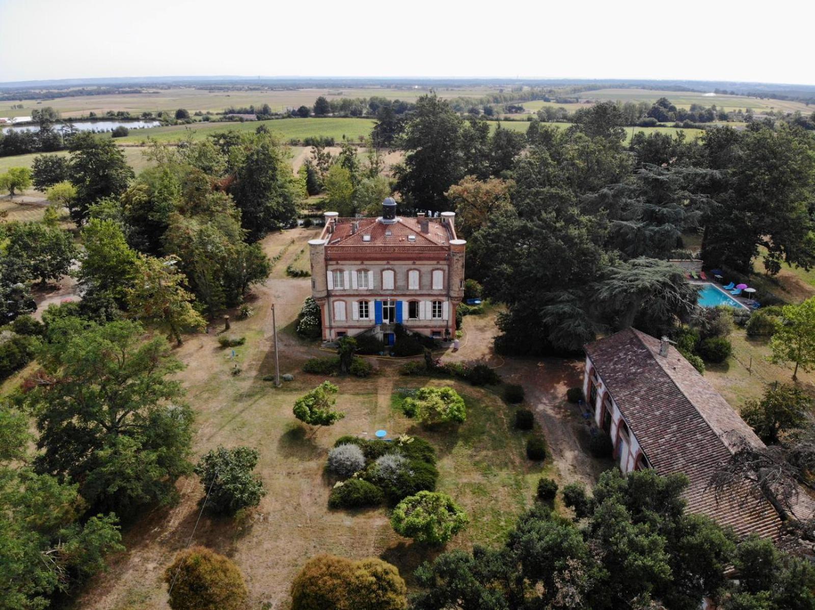 Chateau Lagaillarde Bed & Breakfast Thil (Haute-Garonne)